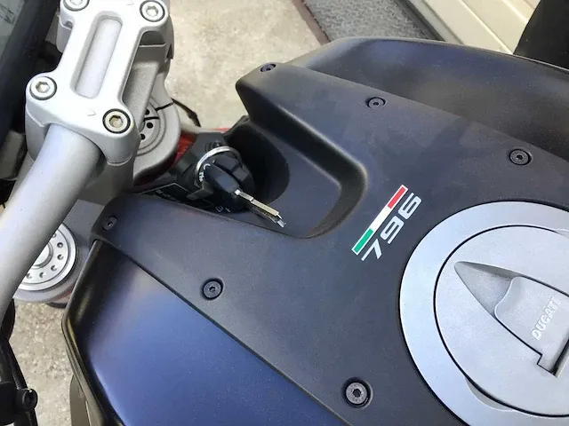 Ducati - race - monster 796 abs - motorfiets - afbeelding 9 van  26