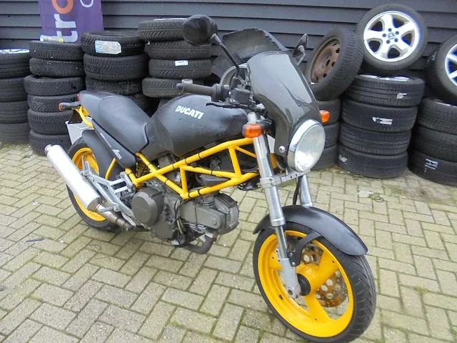 Ducatie - monster 600 cc - belgie - afbeelding 1 van  7