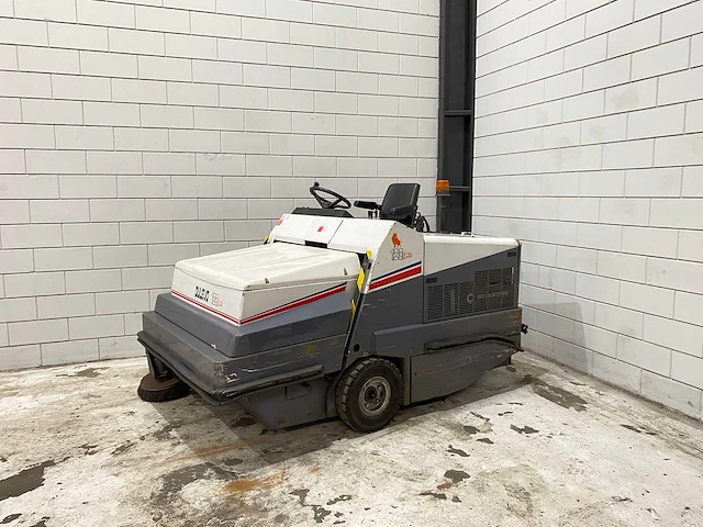 Dulevo - 2002 - 120eh - straatveegmachine - afbeelding 1 van  11