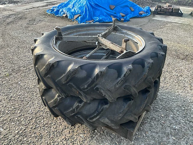 Dunlop 13.6/12-38 banden met molcon sluiting - afbeelding 10 van  12