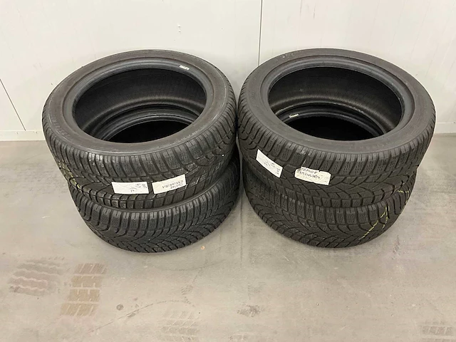 Dunlop "sp winter sport 3d" 235/45 r17 (4x) - afbeelding 1 van  10