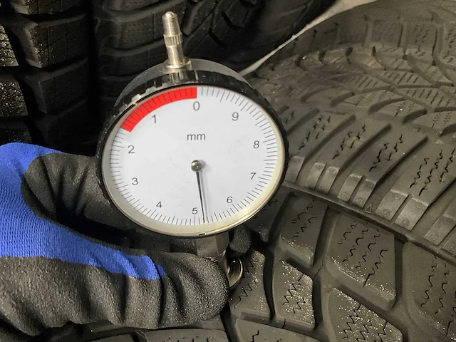 Dunlop "sp winter sport 3d" 235/45 r17 (4x) - afbeelding 9 van  10