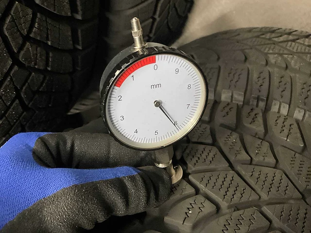 Dunlop "sp winter sport 3d" 235/45 r17 (4x) - afbeelding 10 van  10