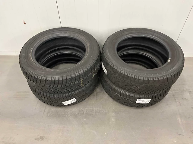 Dunlop "sp wintersport 3d" 185/65 r15 (4x) - afbeelding 1 van  9