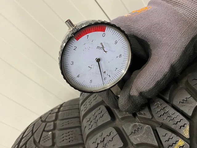 Dunlop "sp wintersport 3d" 185/65 r15 (4x) - afbeelding 7 van  9