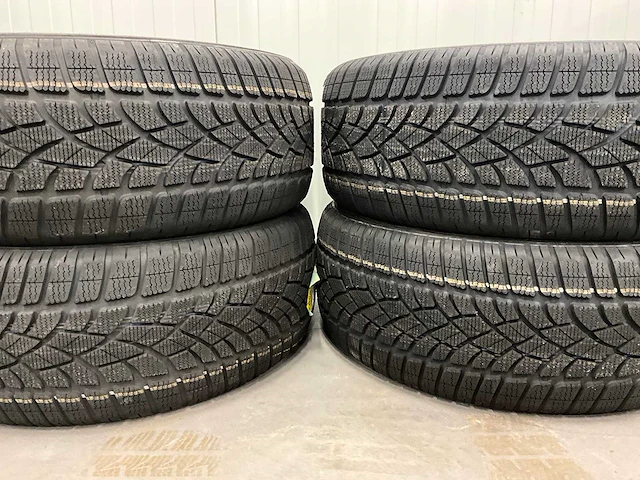 Dunlop "sp wintersport 3d" 245/45 r19 (4x) - afbeelding 2 van  7