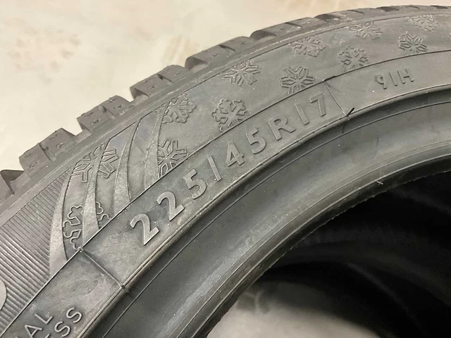 Dunlop "sp wintersport 4d" 225/45 r17 (2x) - afbeelding 6 van  8