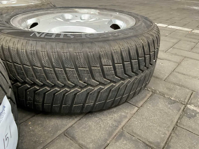 Dunlop / vredenstein autoband met mercedes-benz velg (4x) - afbeelding 5 van  5