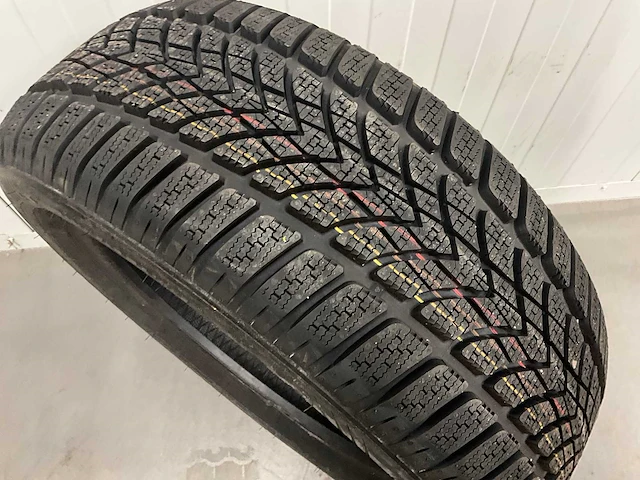 Dunlop "wintersport 4d" 205/55 r16 - afbeelding 2 van  5