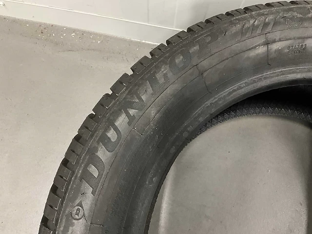 Dunlop "wintersport 4d" 205/55 r16 - afbeelding 3 van  5