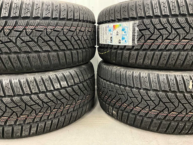 Dunlop "wintersport 5" 225/40 r18 (4x) - afbeelding 2 van  6