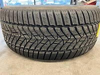 Dunlop "wintersport 5" 245/45 r17 - afbeelding 4 van  4
