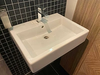 Duravit wastafel met spiegel en kraan - afbeelding 2 van  5