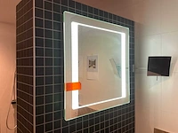Duravit wastafel met spiegel en kraan - afbeelding 5 van  5