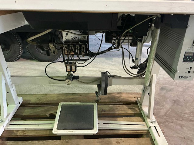 Dürkopp adler 767 professionele naaimachine 3-voudig transport - afbeelding 15 van  16