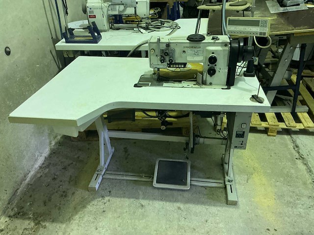 Dürkopp adler 867 professionele naaimachine 3-voudig transport (2x) - afbeelding 6 van  23