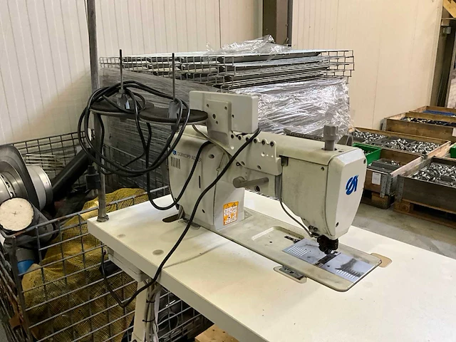 Dürkopp adler 887 classic naaimachine - afbeelding 2 van  5