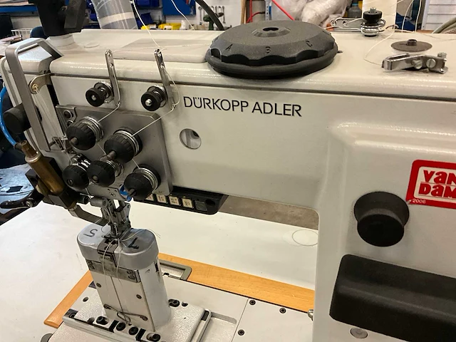 Dürkopp adler naaimachine - afbeelding 13 van  15