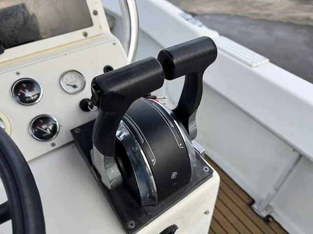 Dusky - 2009 - dus-34121 g809 26ft 2x 225pk - consoleboot en visboot / speedboot - afbeelding 38 van  47