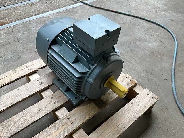 Dutchi motors dm1 132s4/2 elektromotor - afbeelding 6 van  6