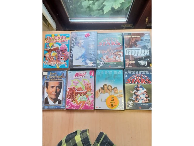 Dvd,s dieversen nieuw en gebruikt aantal 8 stuks. - afbeelding 1 van  3