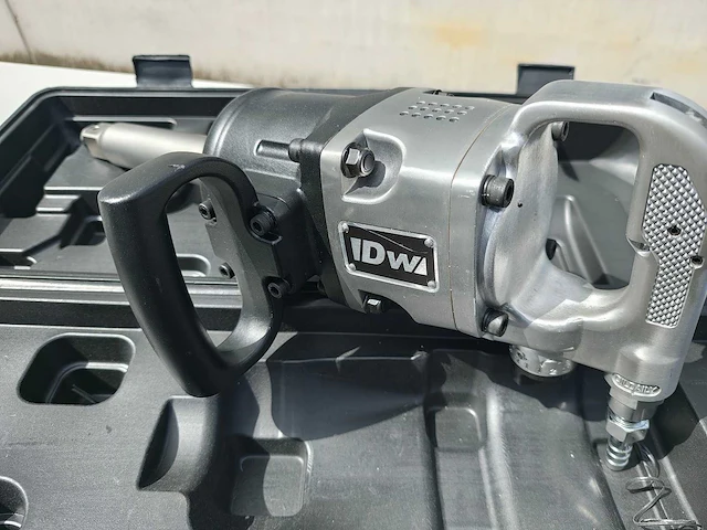 Dw - 2025 - 2600nm - pneumatische slagmoersleutel met 12 dlg doppenset 1" - afbeelding 9 van  12