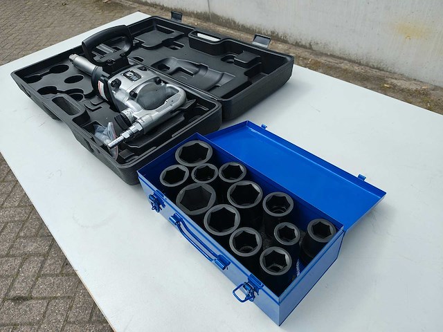 Dw - 2025 - 2600nm - pneumatische slagmoersleutel met 12 dlg doppenset 1" - afbeelding 3 van  12