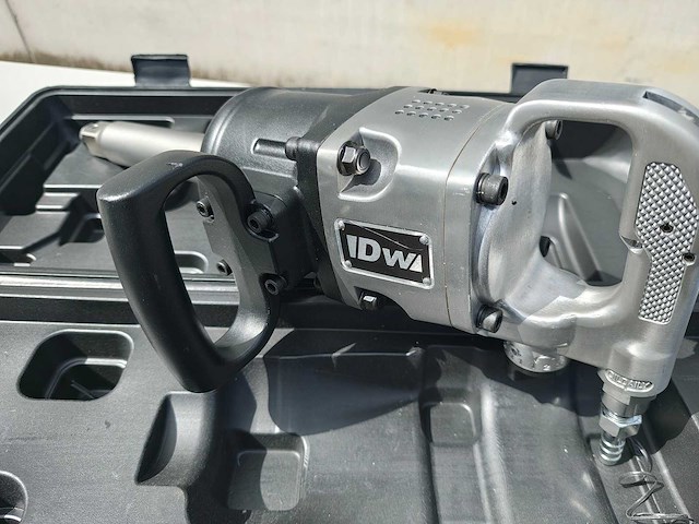 Dw - 2025 - 2600nm - pneumatische slagmoersleutel met 12 dlg doppenset 1" - afbeelding 6 van  12