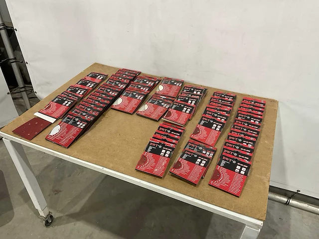 Dwt partij schuurpapier - afbeelding 1 van  8