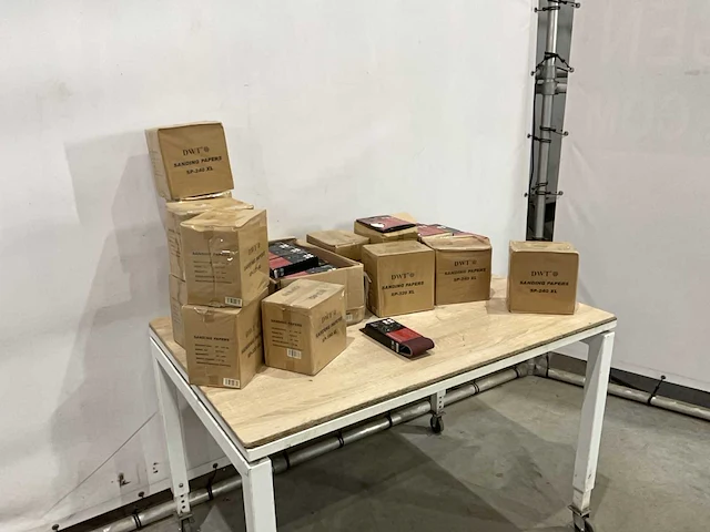 Dwt partij schuurpapier - afbeelding 2 van  9