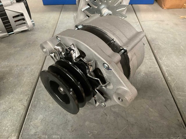 Dynamo - afbeelding 1 van  4