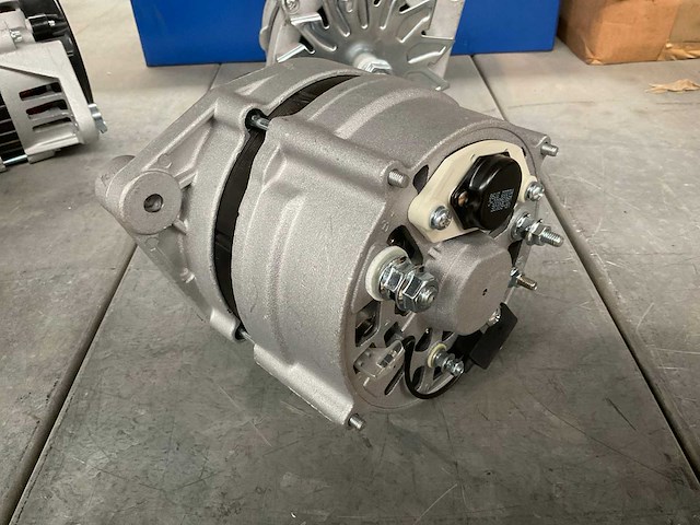 Dynamo - afbeelding 2 van  4