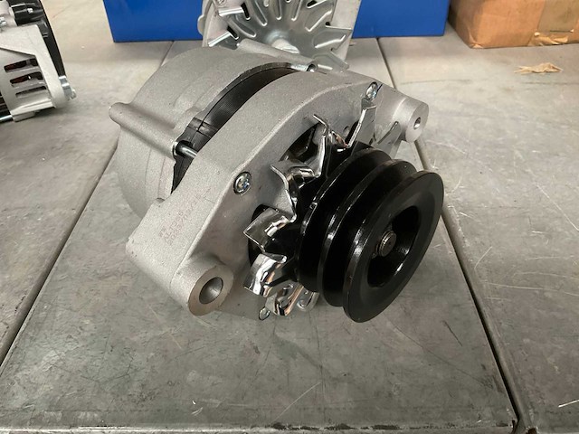 Dynamo - afbeelding 4 van  4