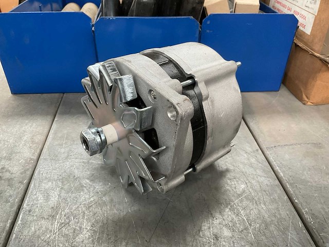 Dynamo - afbeelding 1 van  4