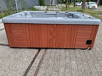 Dynastie spa 3 persoons amerikaans jacuzzi en buitenspa - afbeelding 21 van  23