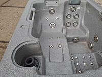 Dynastie spa 3 persoons amerikaans jacuzzi en buitenspa - afbeelding 23 van  23