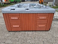 Dynastie spa 3 persoons amerikaans jacuzzi en buitenspa - afbeelding 12 van  23