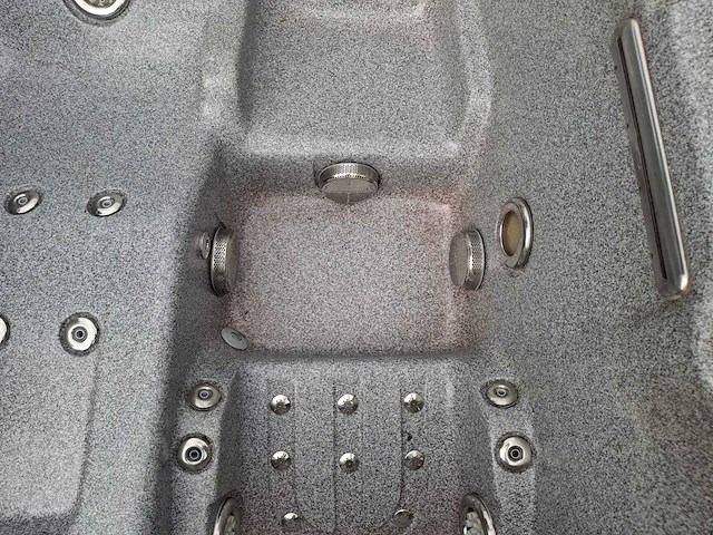 Dynastie spa 3 persoons amerikaans jacuzzi en buitenspa - afbeelding 15 van  23