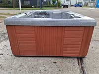 Dynastie spa 3 persoons amerikaans jacuzzi en buitenspa - afbeelding 14 van  23