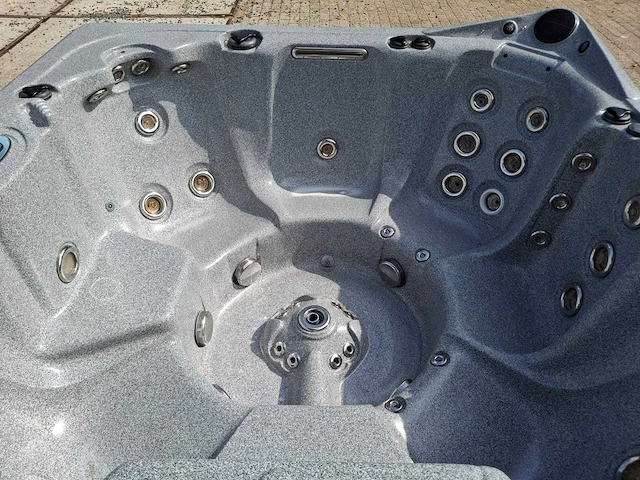 Dynasty 6 persoons amerikaans jacuzzi en buitenspa - afbeelding 5 van  33