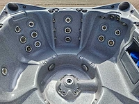 Dynasty 6 persoons amerikaans jacuzzi en buitenspa - afbeelding 15 van  33