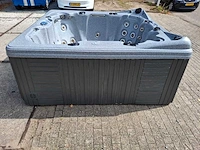 Dynasty 6 persoons amerikaans jacuzzi en buitenspa - afbeelding 20 van  33