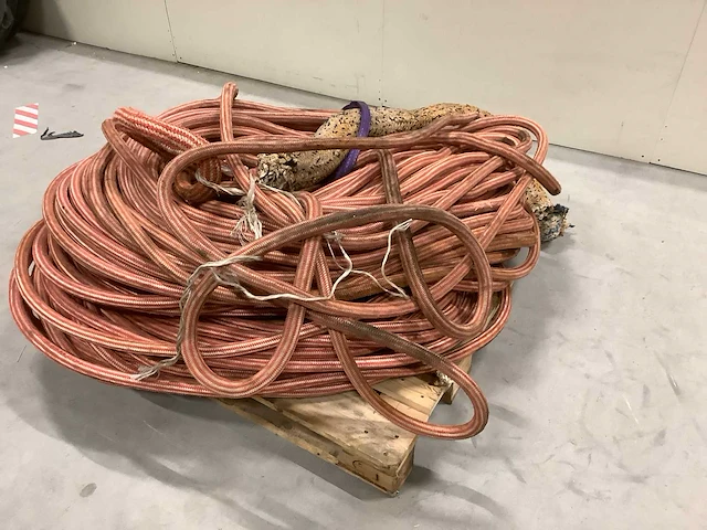 Dyneema 26mm met polyprop hoes. circa 150m. - afbeelding 3 van  3