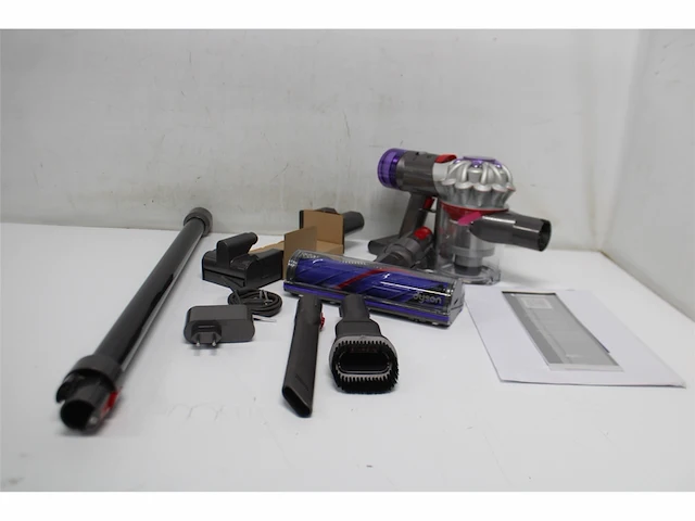 Dyson v8 advanced steelstofzuiger 130 air watts hepa zilver - afbeelding 3 van  4