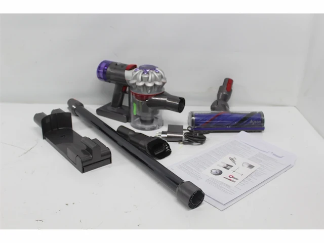 Dyson v8 advanced steelstofzuiger zilver 130 air watts hepa licht & efficiënt - afbeelding 4 van  5