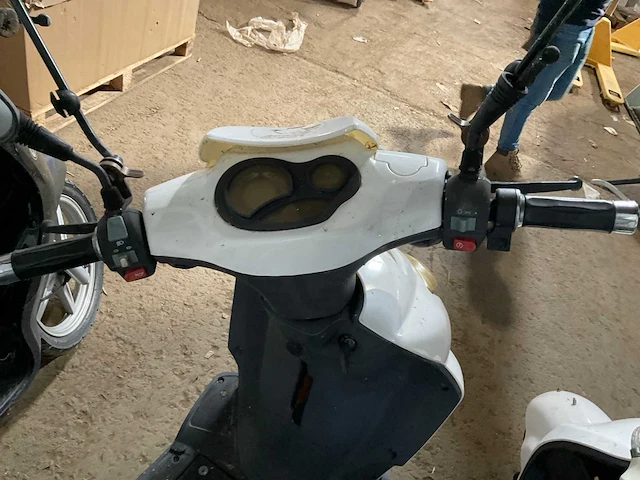 E-scooter (3x) - afbeelding 7 van  19