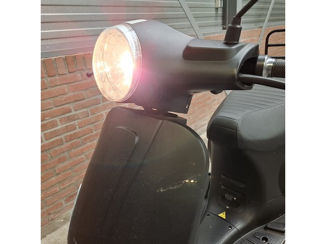 E-scooter, la souris, e-sourini - afbeelding 10 van  37
