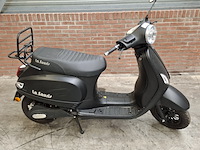 E-scooter, la souris, e-sourini - afbeelding 1 van  37