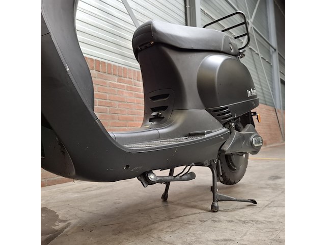 E-scooter, la souris, e-sourini - afbeelding 15 van  37