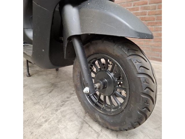 E-scooter, la souris, e-sourini - afbeelding 29 van  37